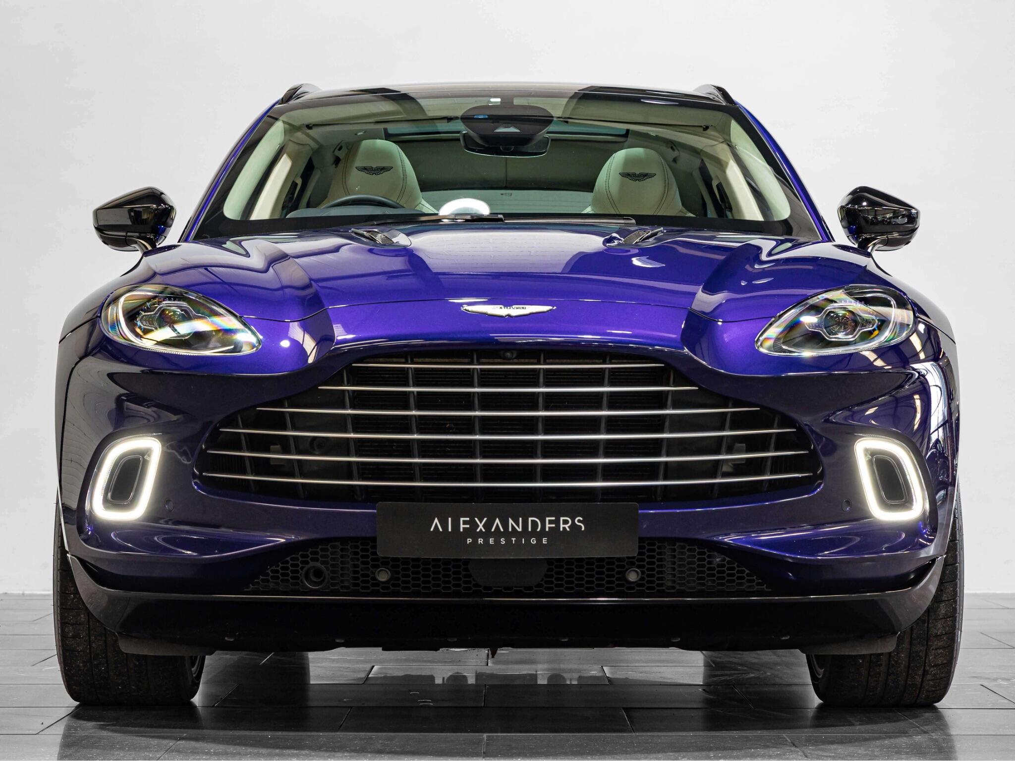 Aston Martin DBX view 10