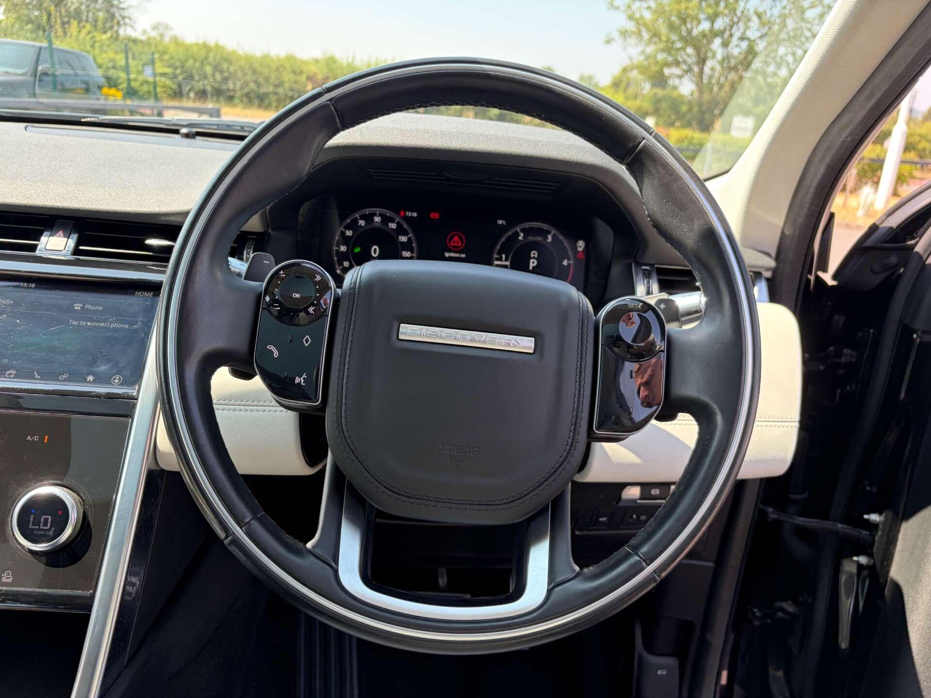 Land Rover Discovery Sport view 39
