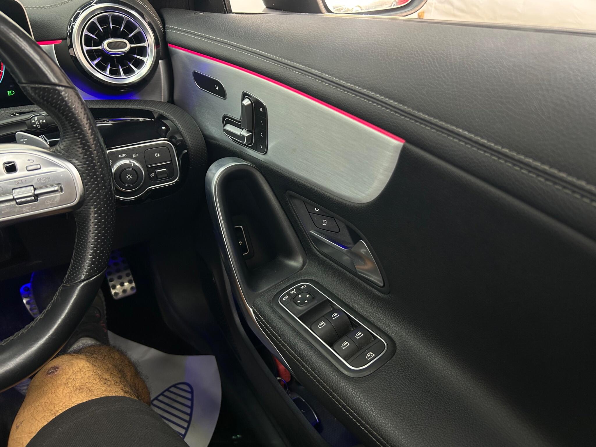 Mercedes-Benz Cla view 11