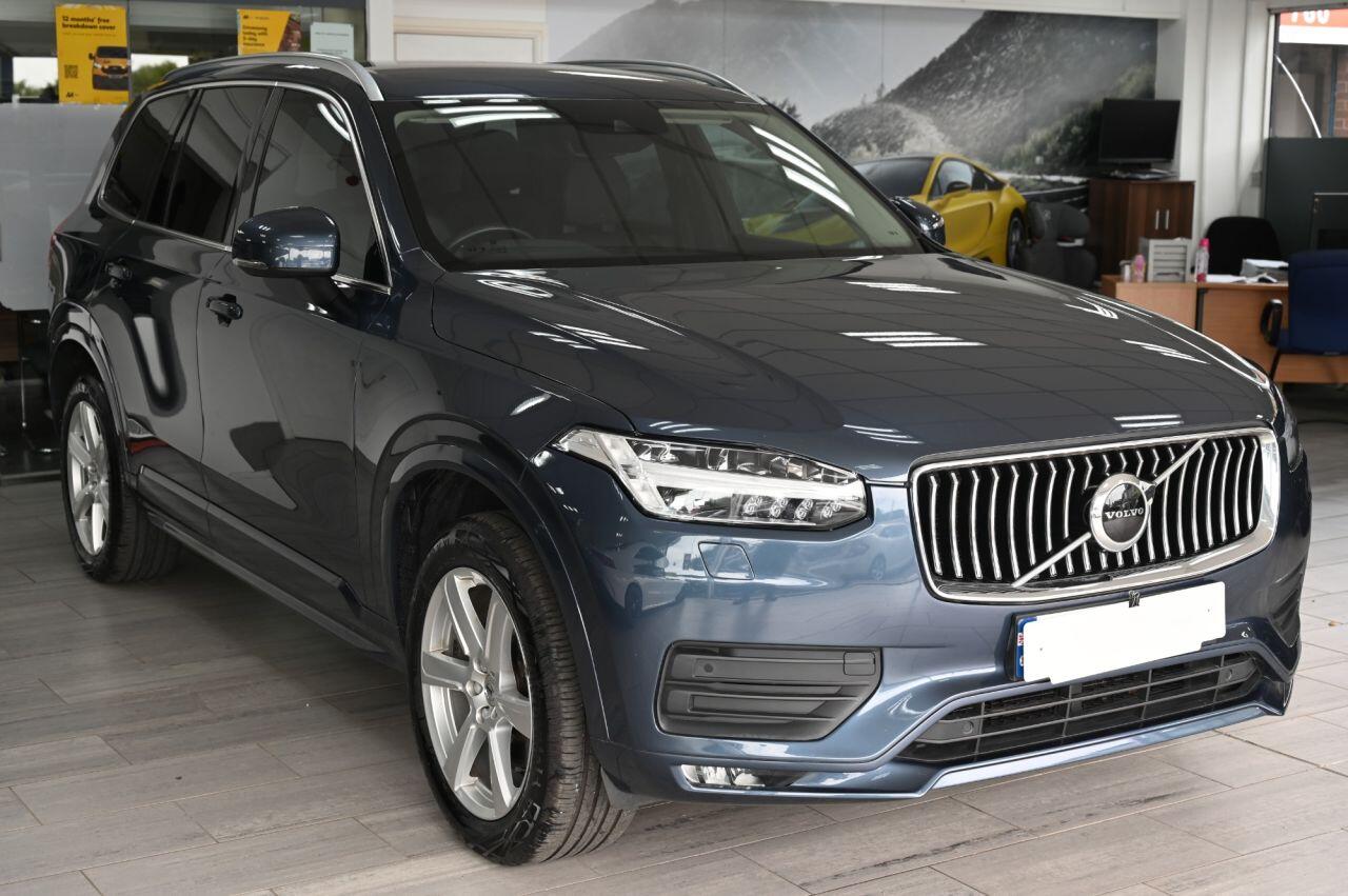 Volvo XC90 view 2