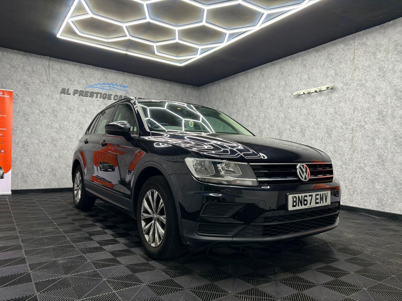 Volkswagen Tiguan view 2
