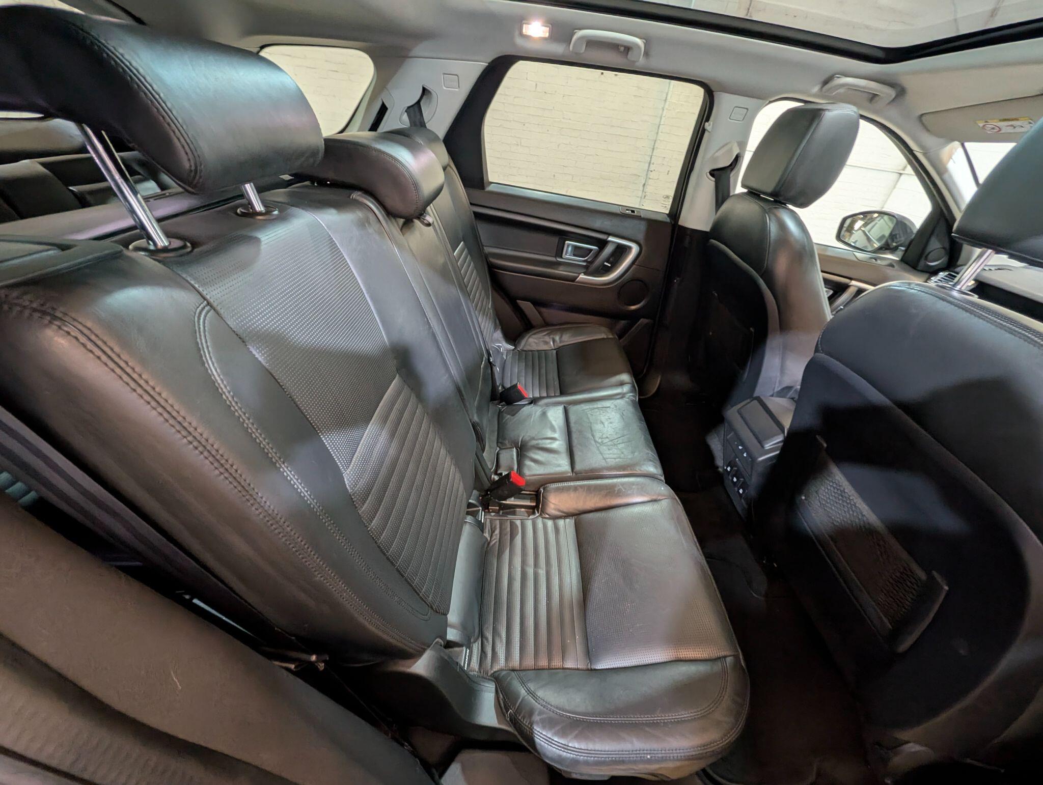 Land Rover Discovery Sport view 24