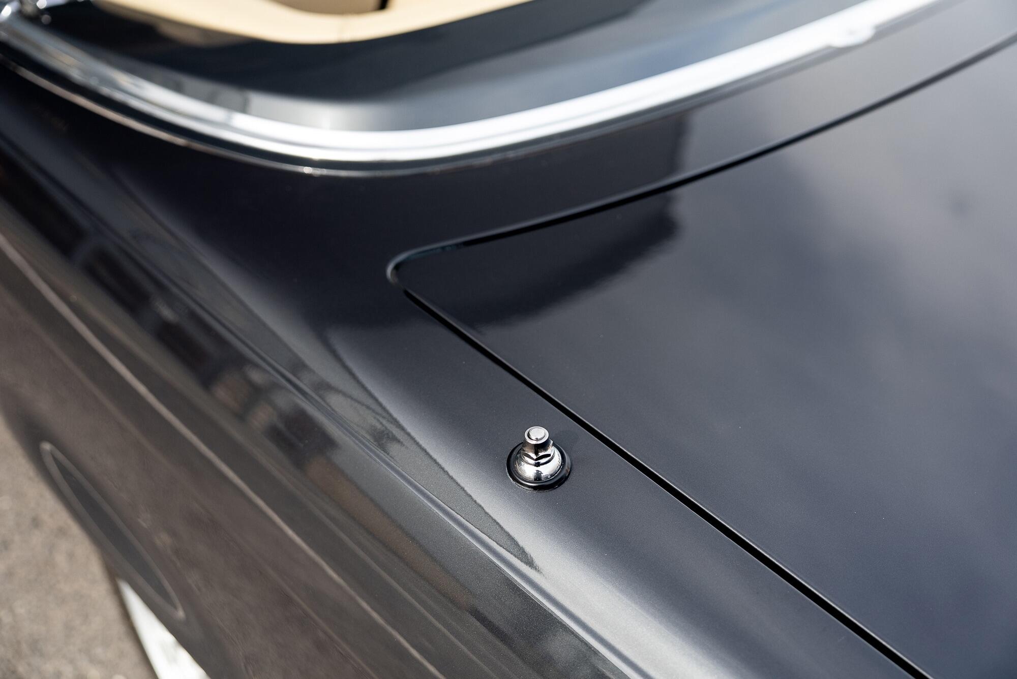Mercedes-Benz 500 SL view 66