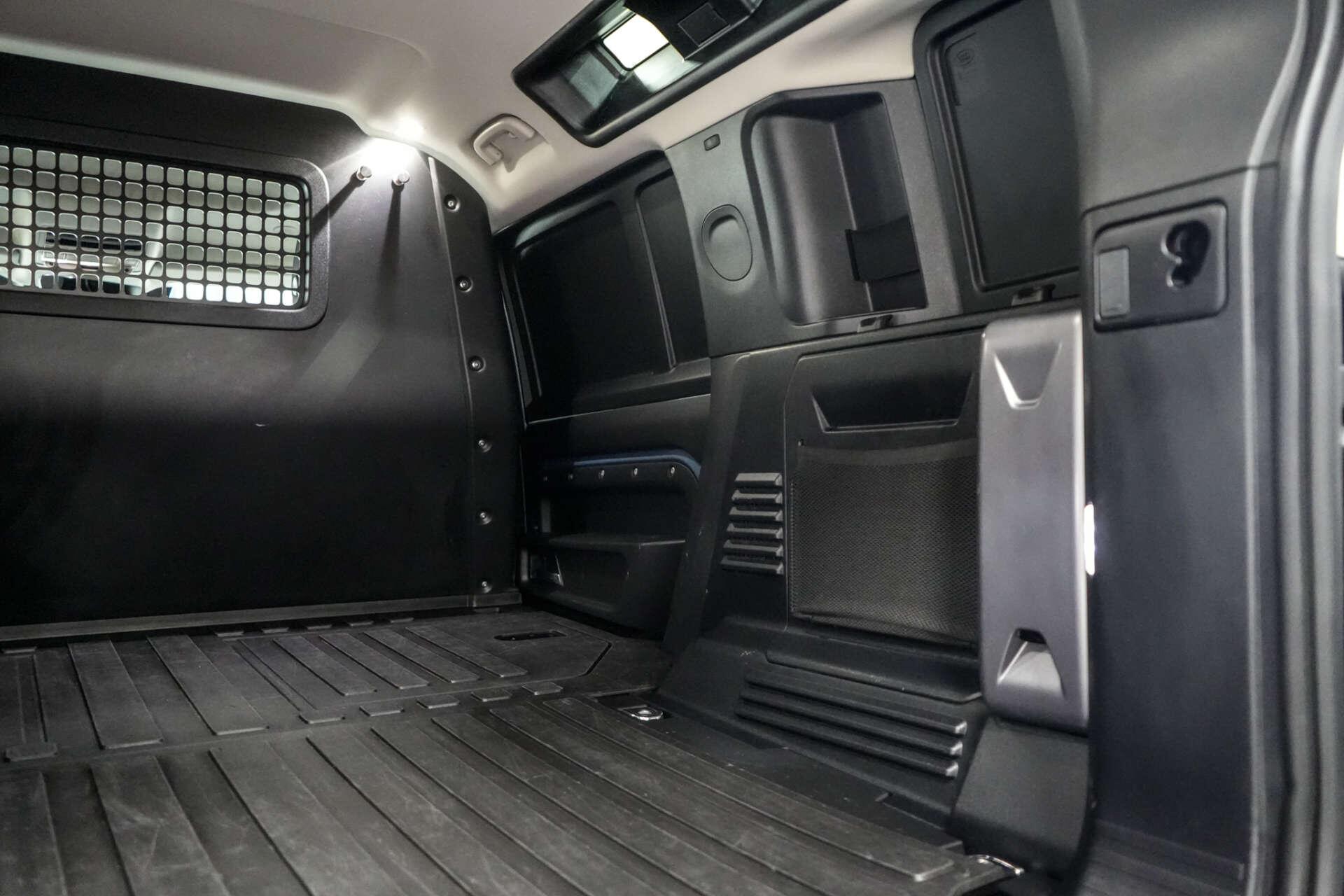 Land Rover Defender view 16