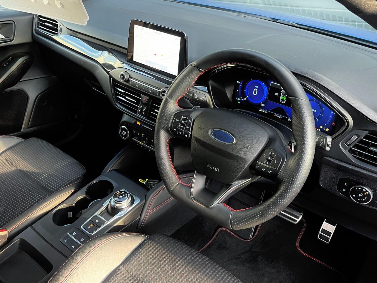 Ford Focus view 9