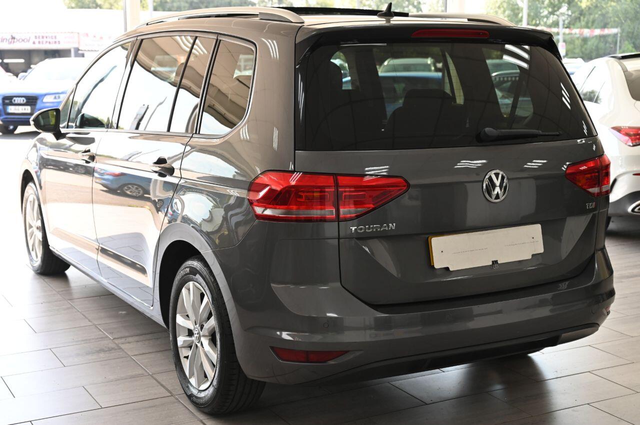 Volkswagen Touran view 12