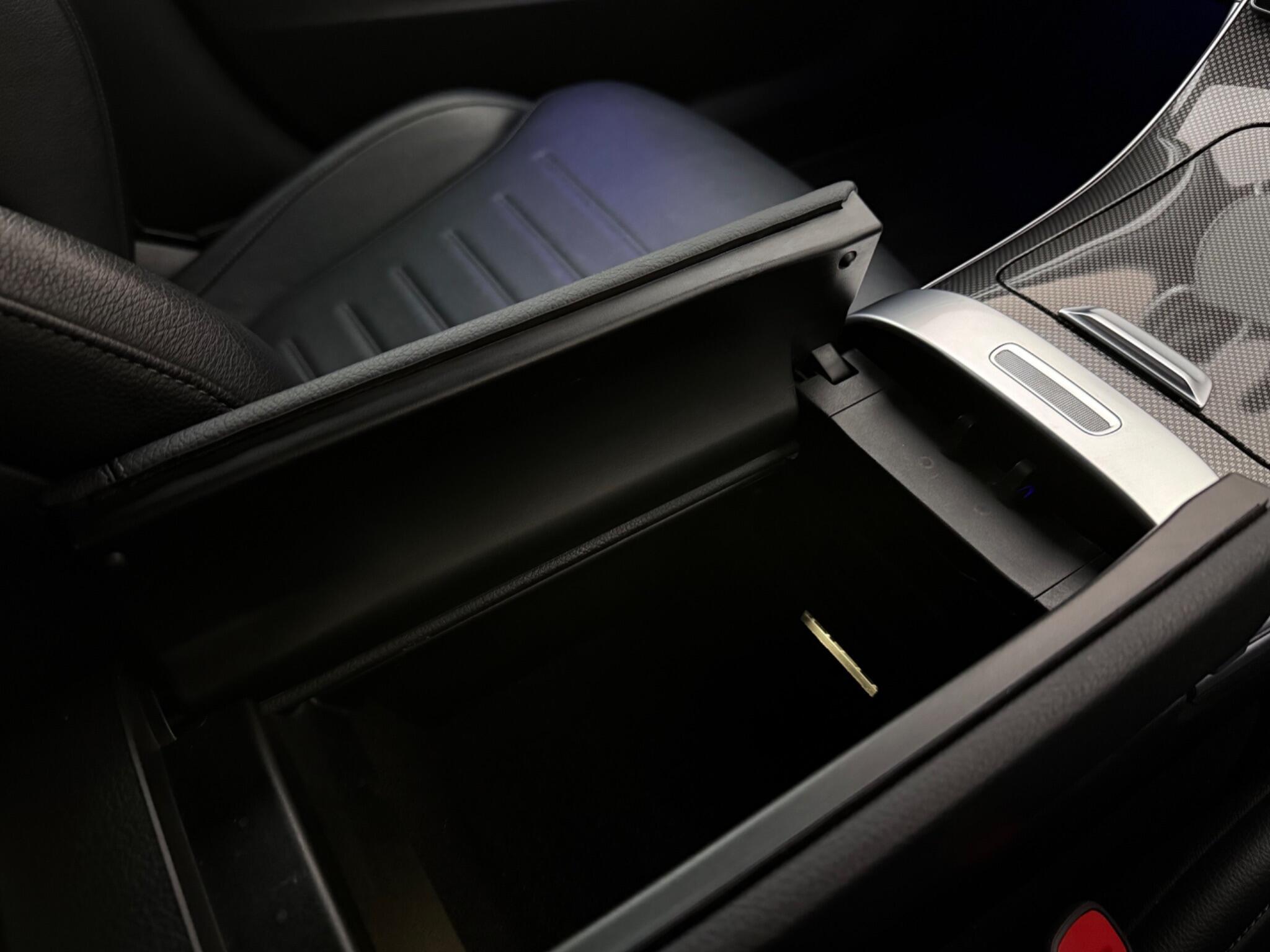 Mercedes-Benz C-Class view 33