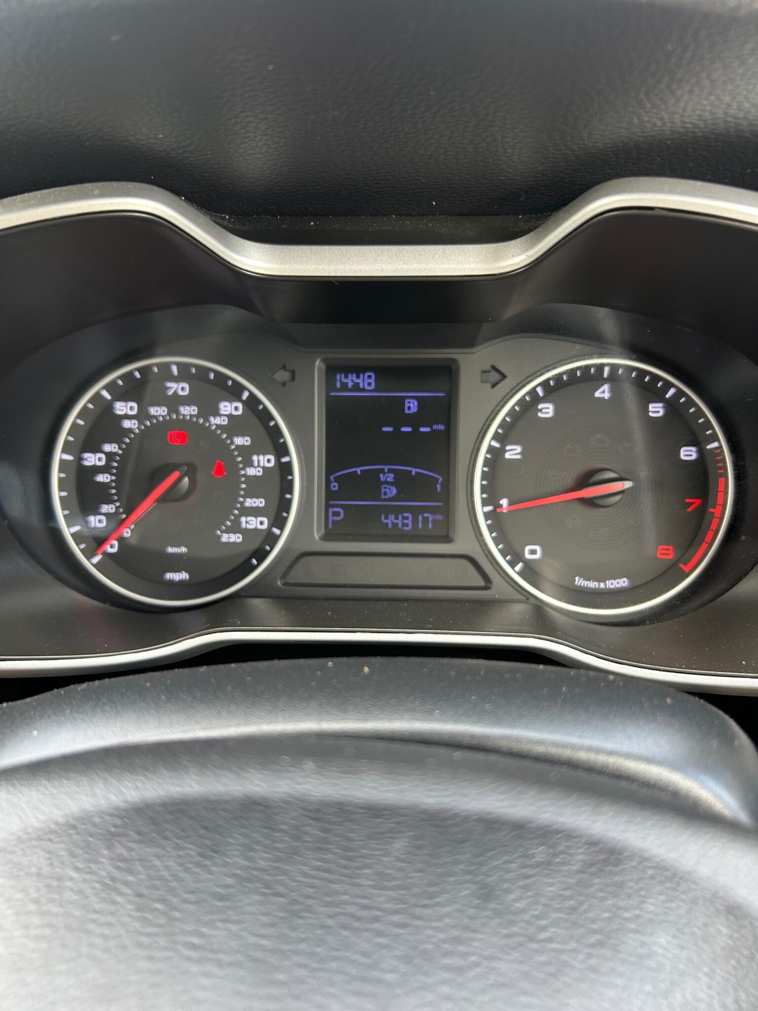 MG ZS view 14