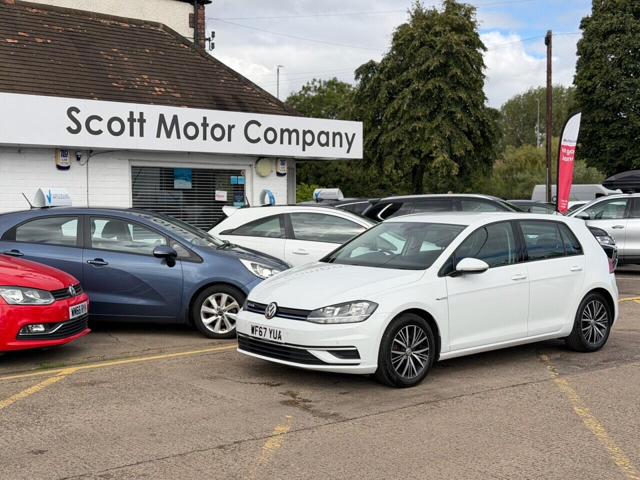 Volkswagen Golf view 6