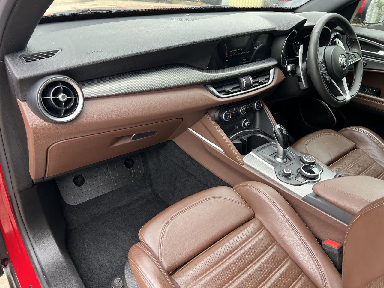 Alfa Romeo Stelvio view 26