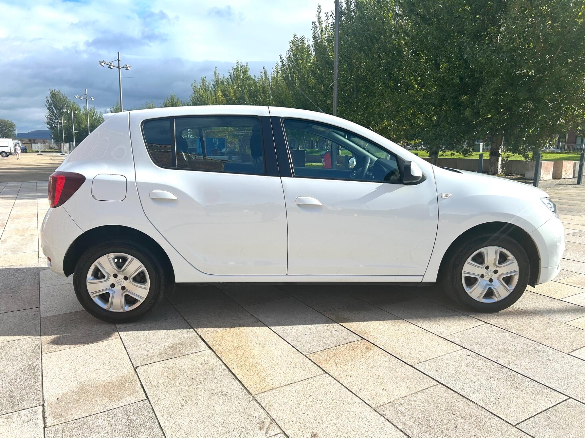 Dacia Sandero view 15