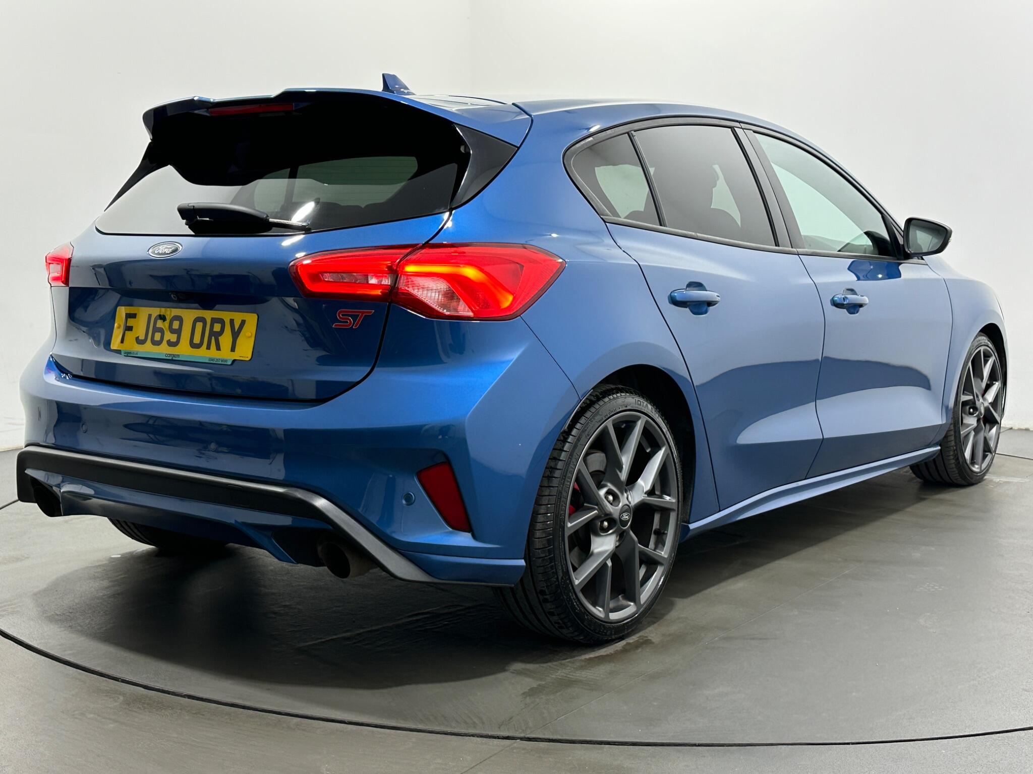 Ford Focus view 47