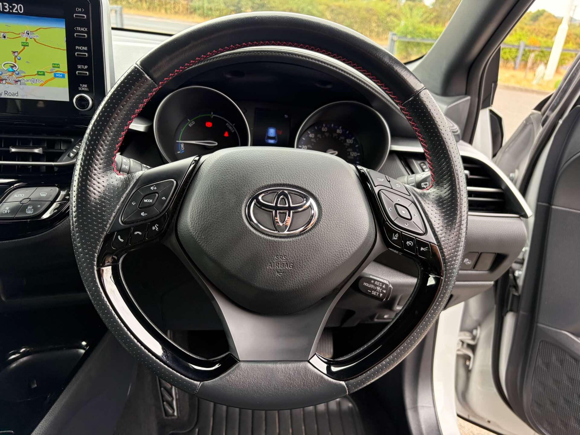 Toyota C-HR view 37