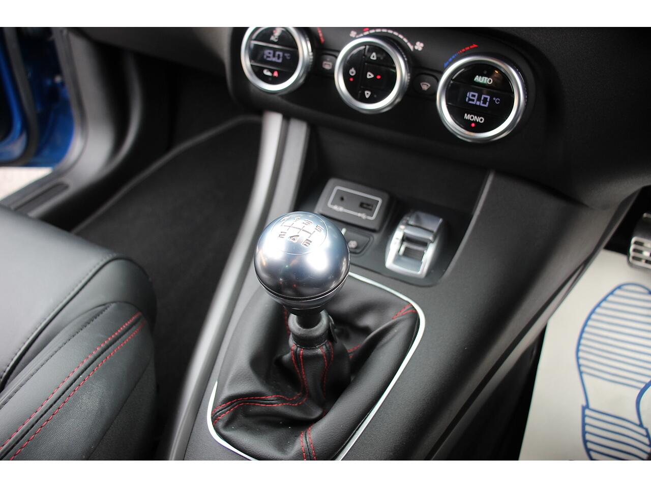 Alfa Romeo Giulietta view 26
