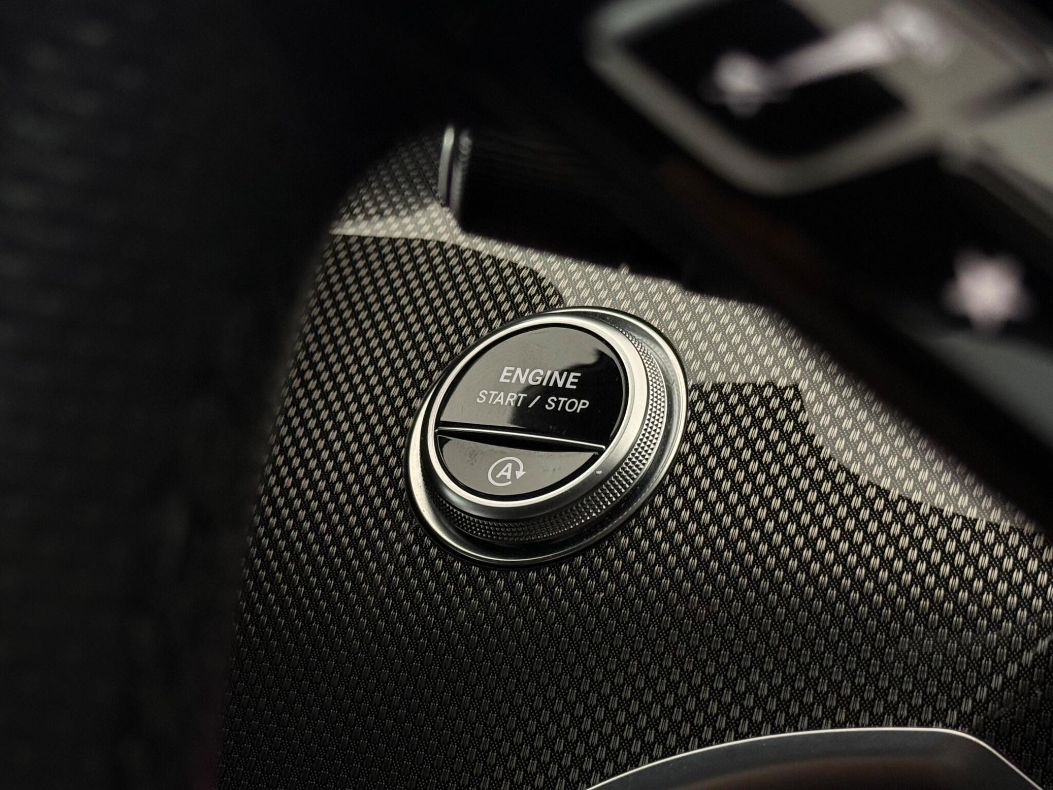 Mercedes-Benz C-Class view 18