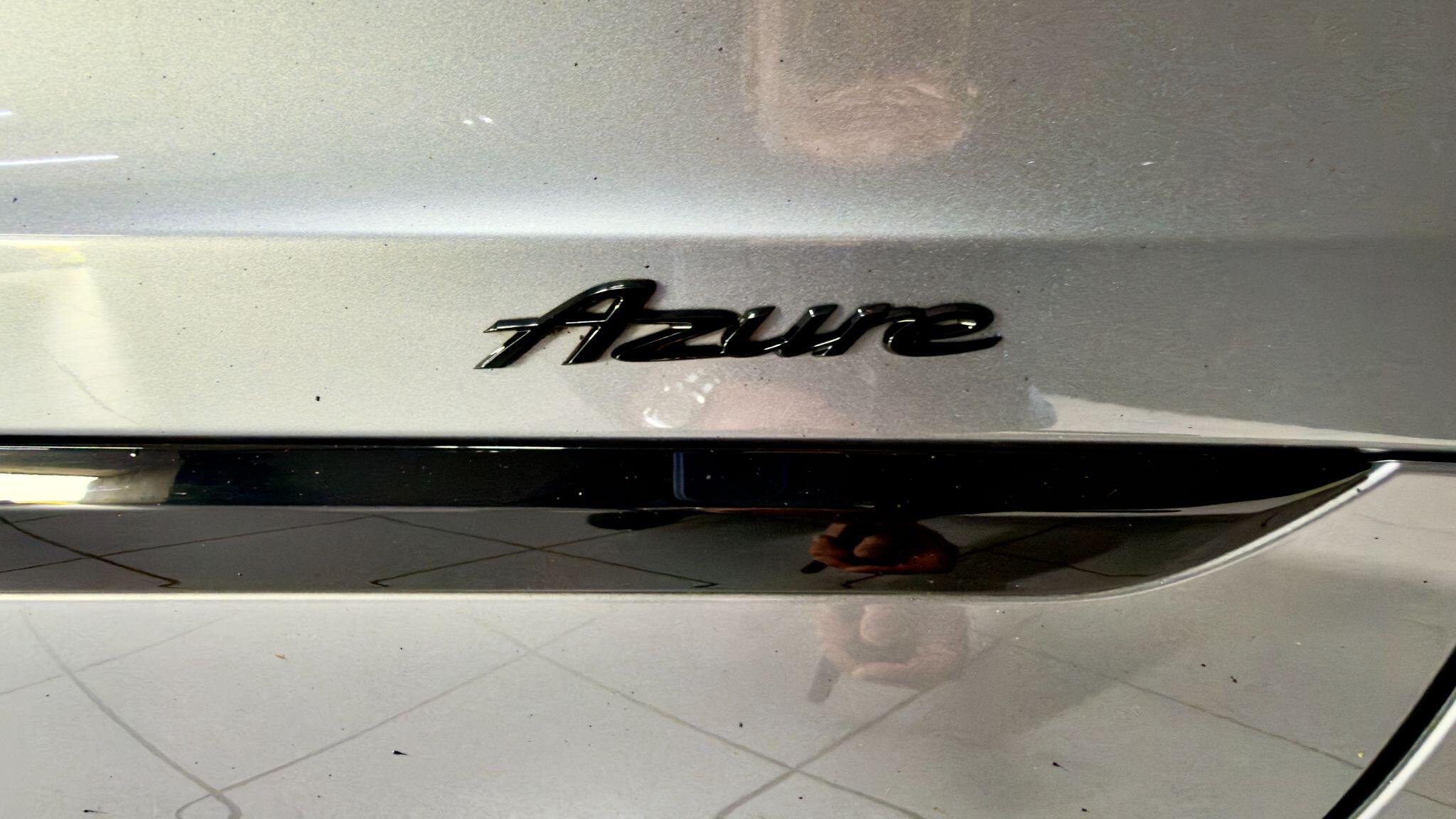 Bentley Bentayga view 50