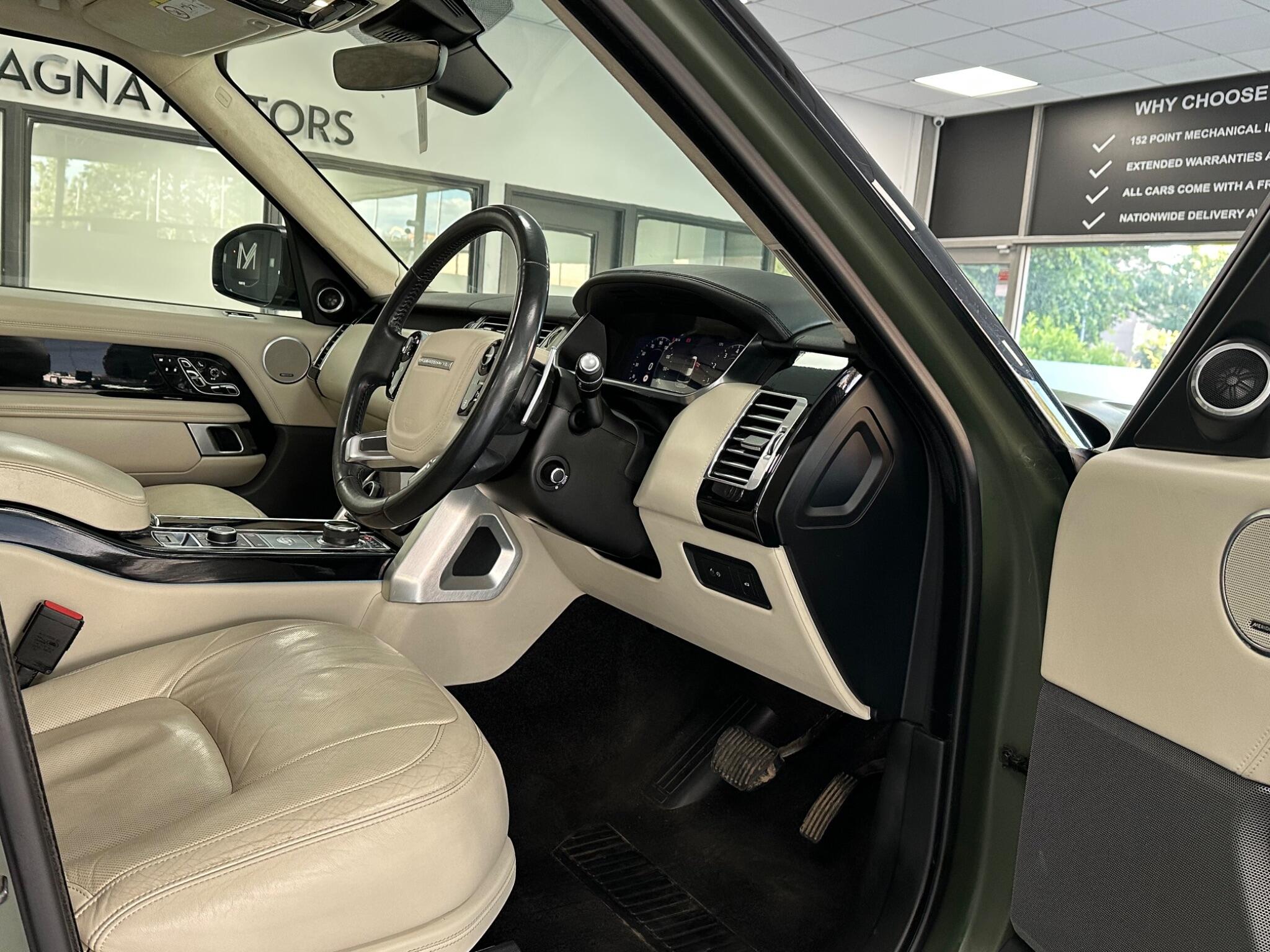 Land Rover Range Rover view 20