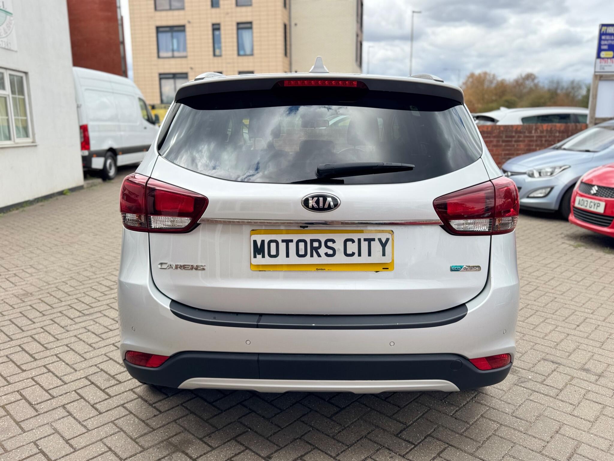 Kia Carens view 9
