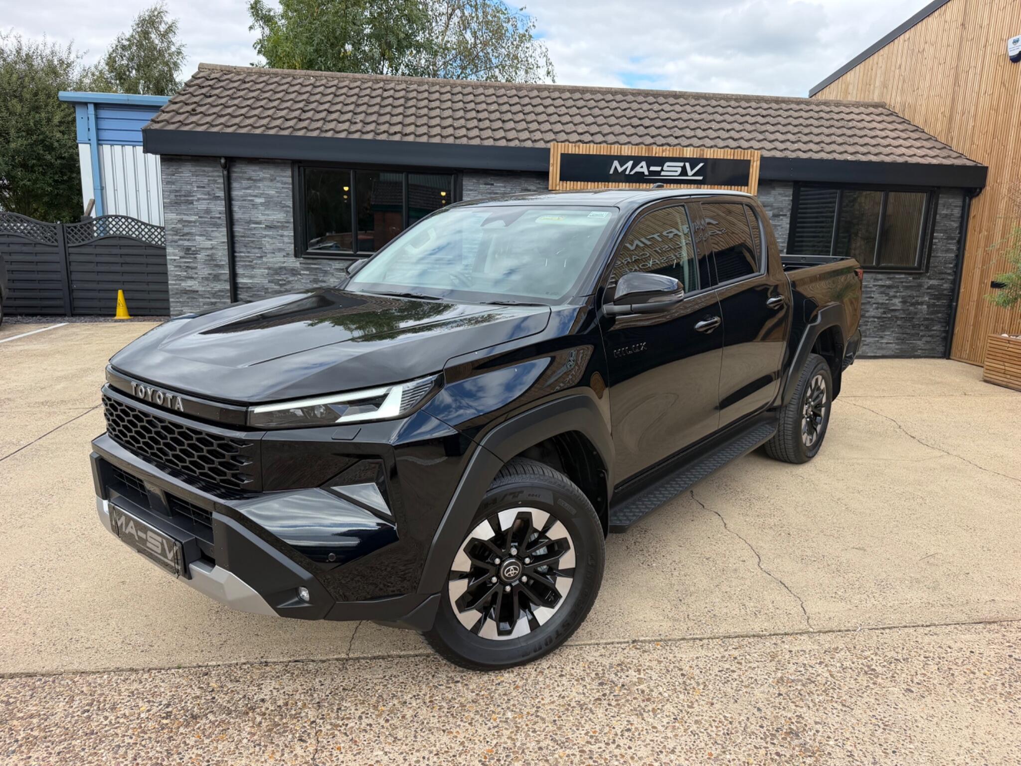 Toyota Hilux view 27