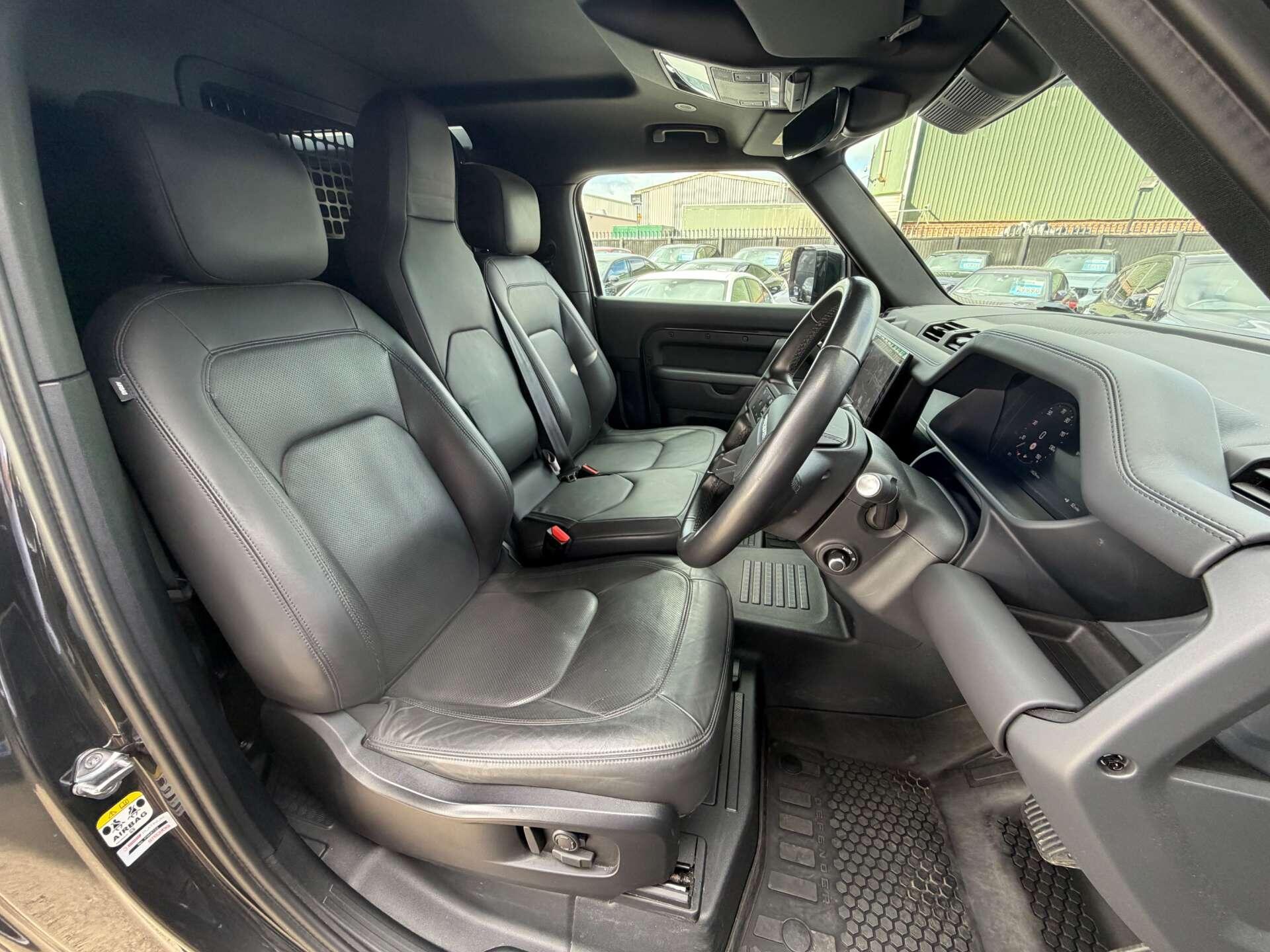 Land Rover Defender view 22