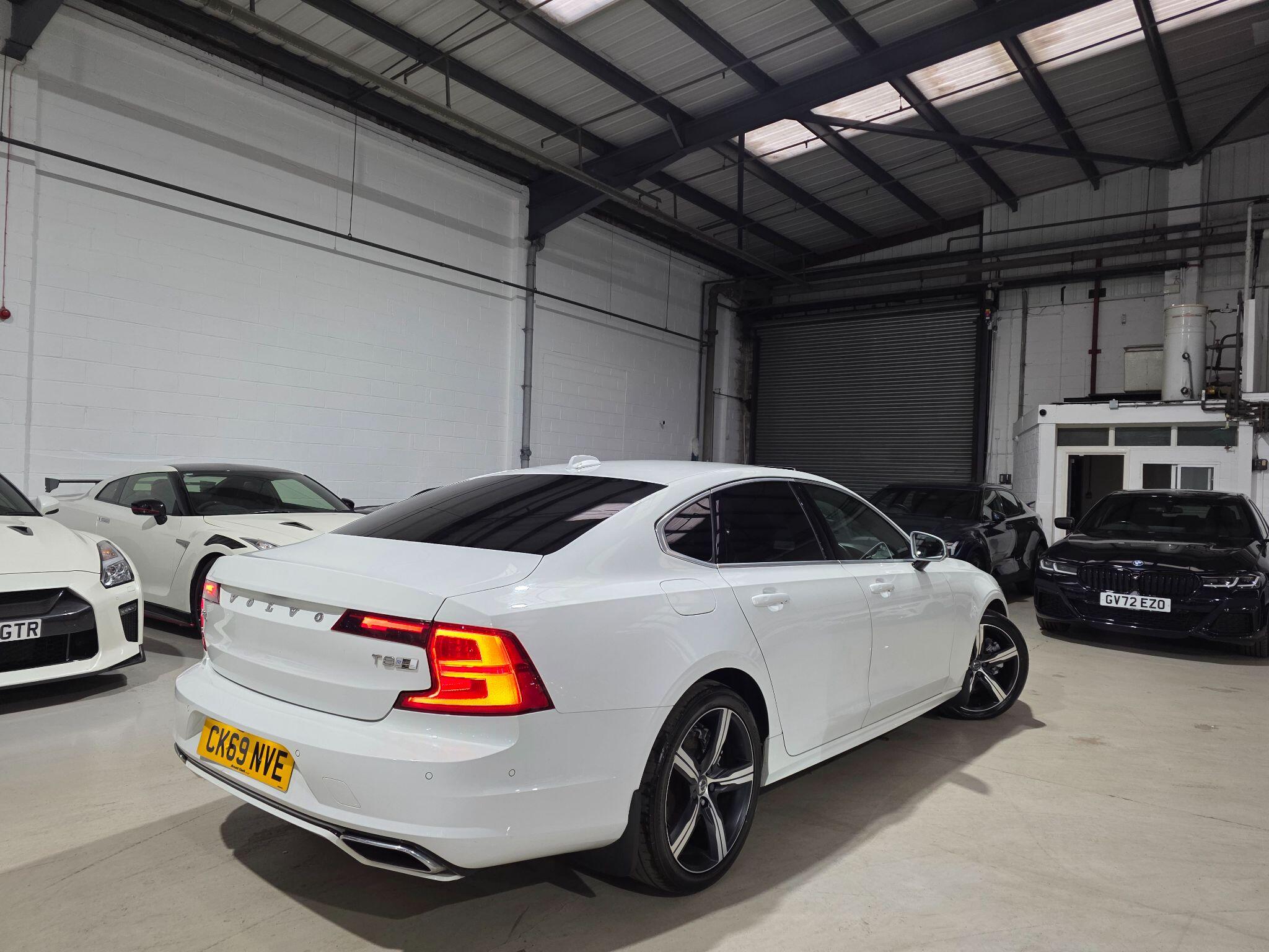 Volvo S90 view 32