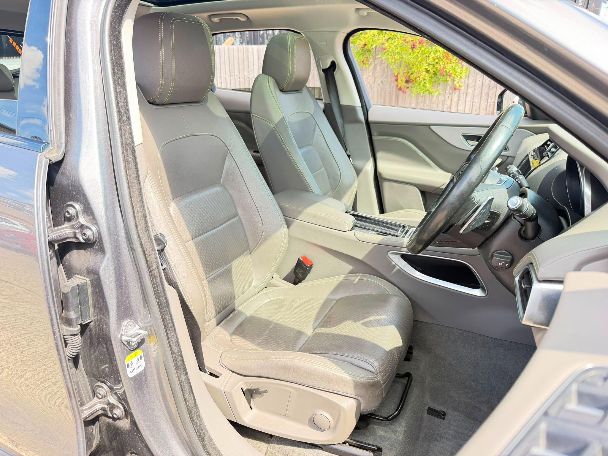 Jaguar F-Pace view 10