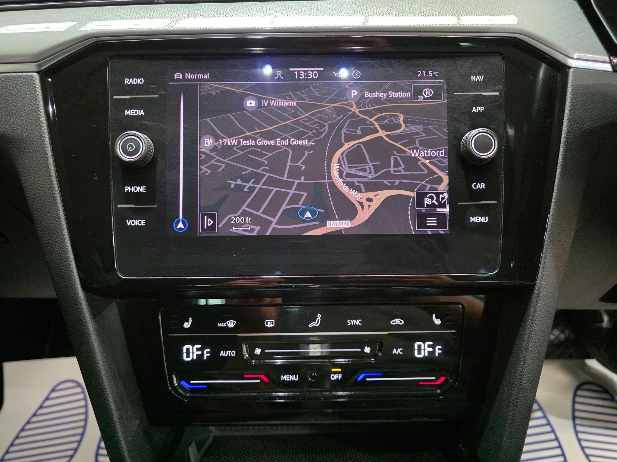 Volkswagen Passat view 8
