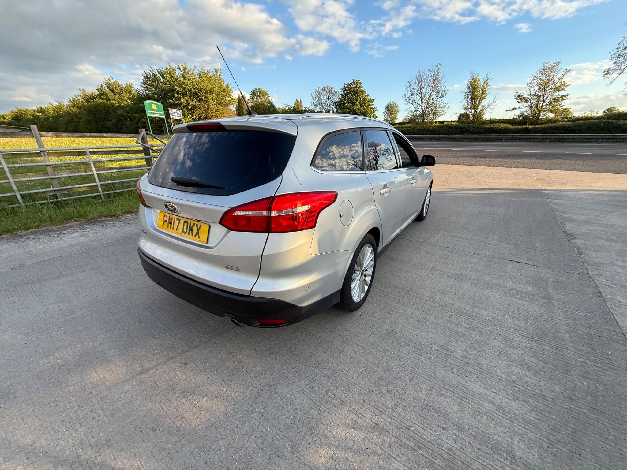 Ford Focus 1.5T EcoBoost Titanium X Euro 6 (s/s) 5dr — photo 32 of 126