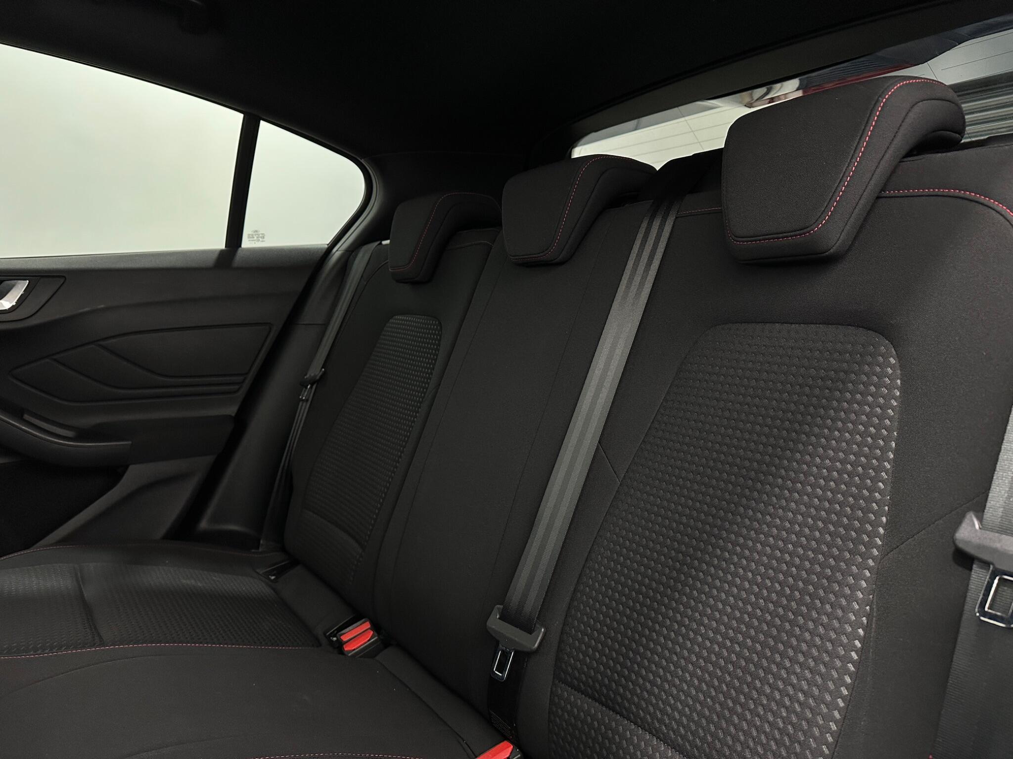 Ford Focus view 37