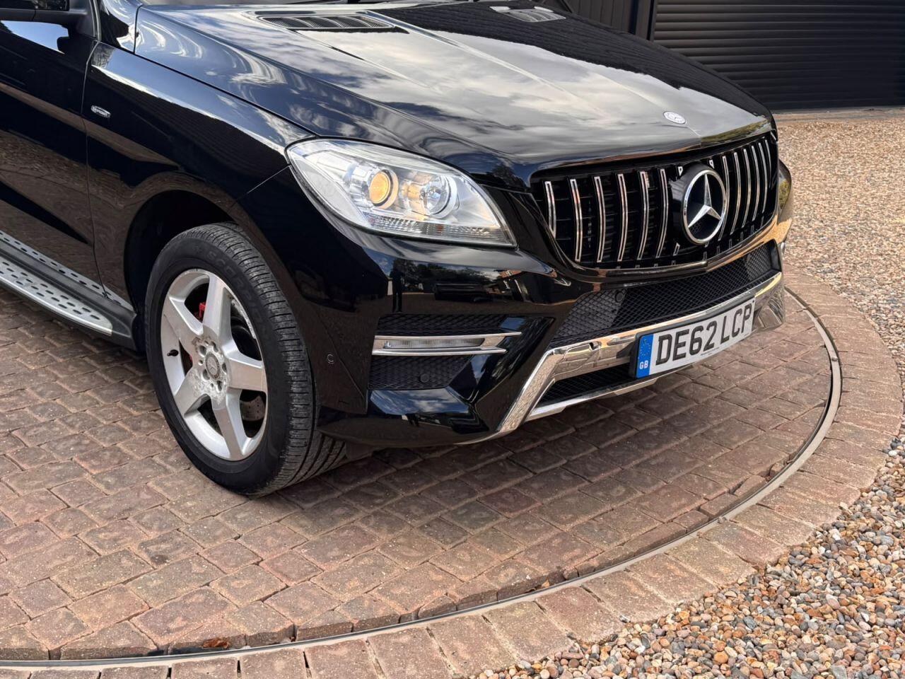 Mercedes-Benz M-Class view 18