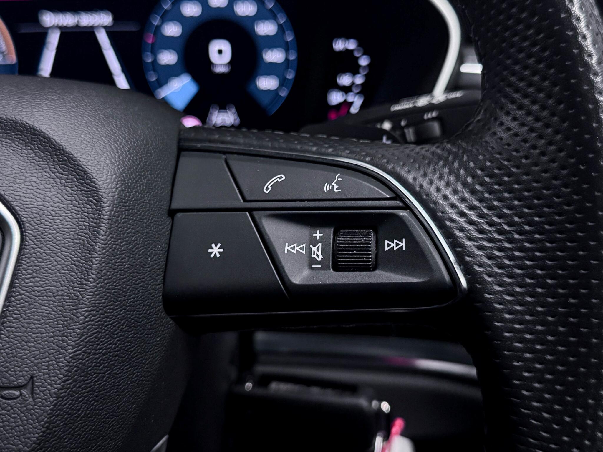 Audi Q3 view 35