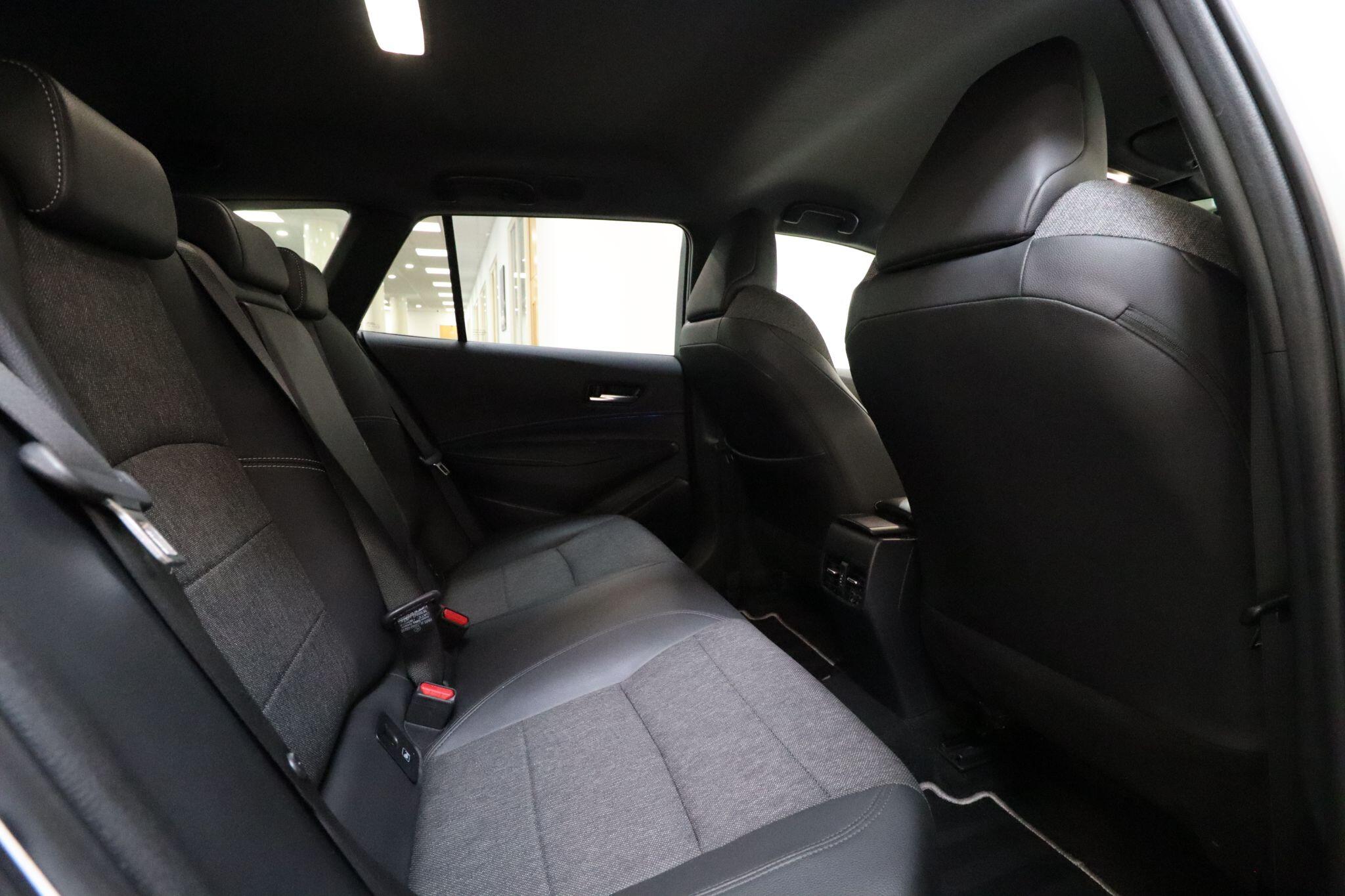 Toyota Corolla view 13