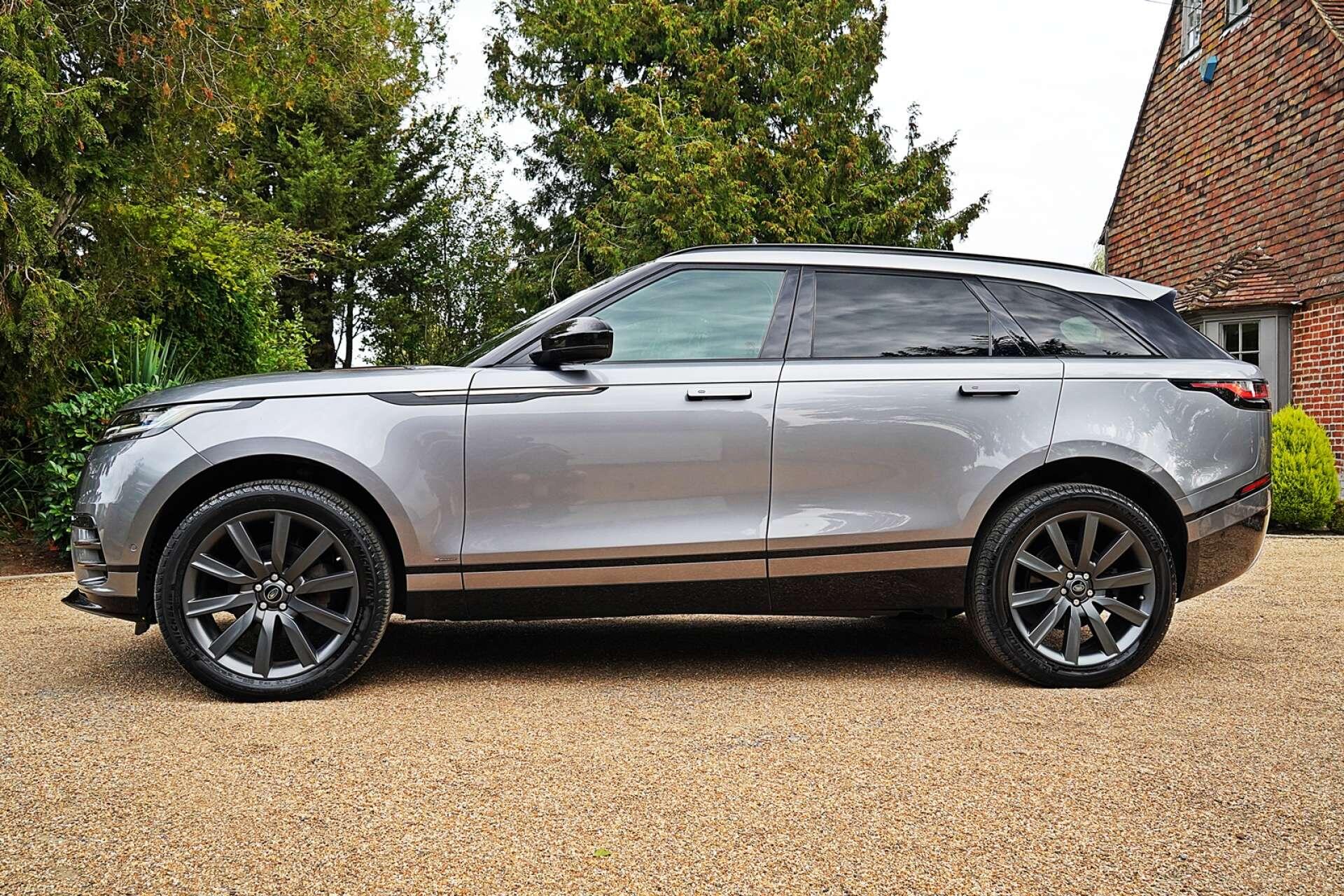 Land Rover Range Rover Velar view 3