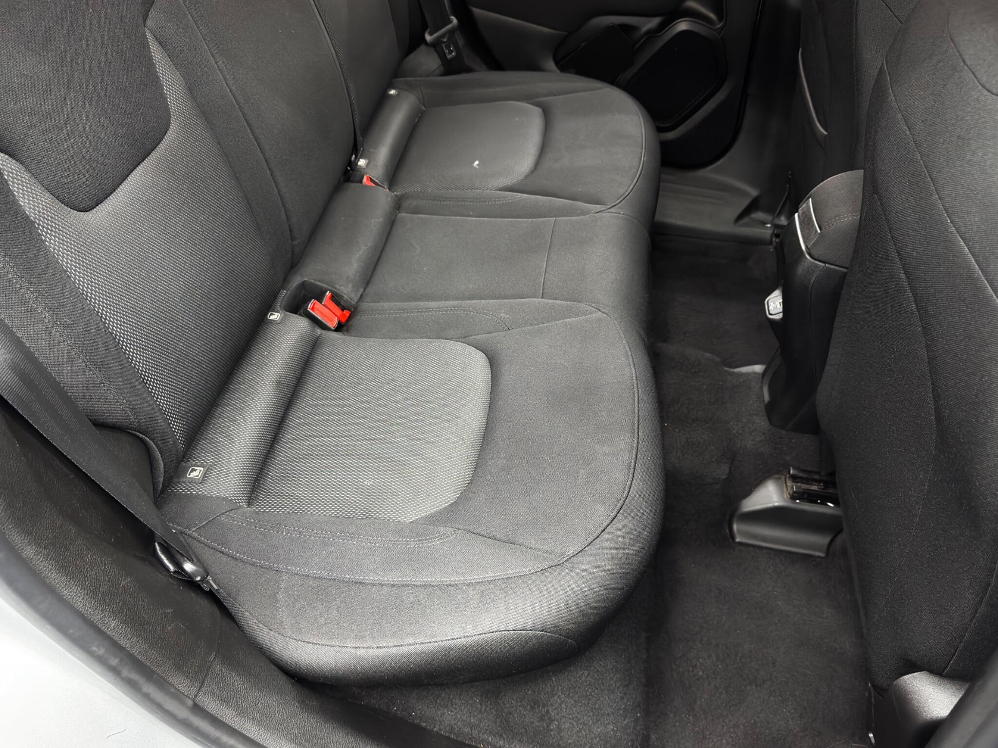 Jeep Renegade view 16