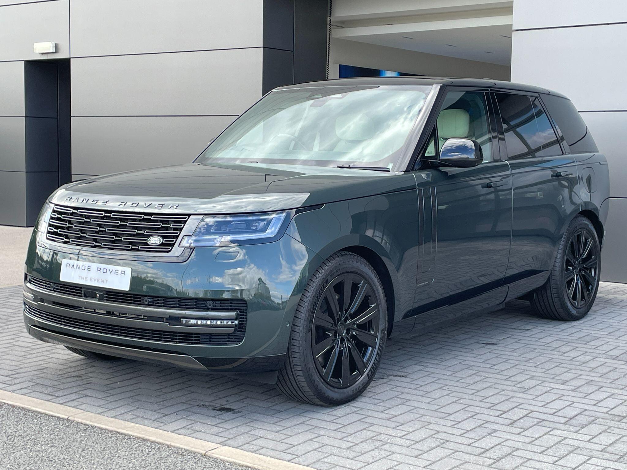 Land Rover Range Rover view 3