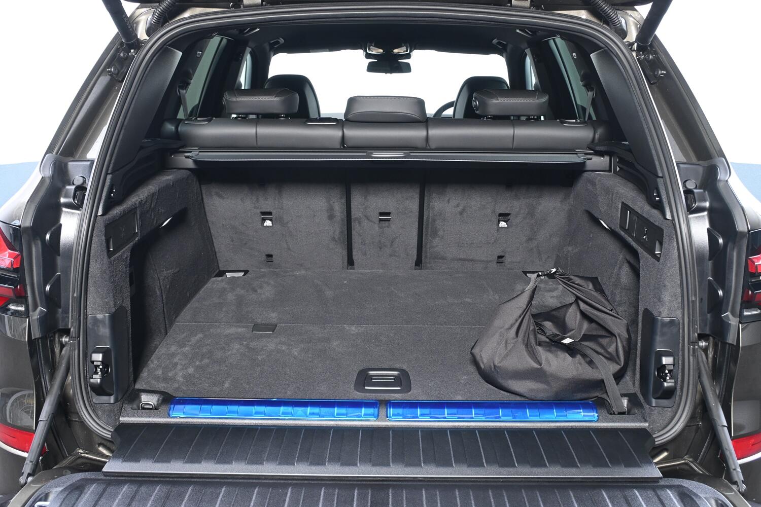 BMW X5 view 13