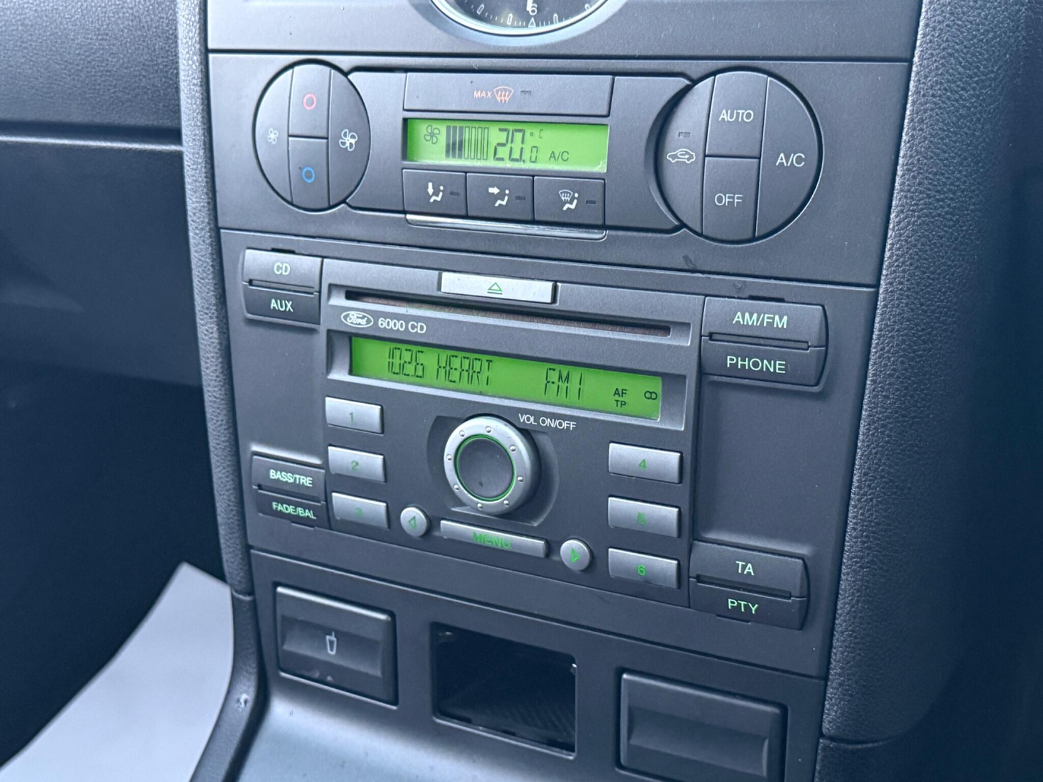 Ford Mondeo - Image 36