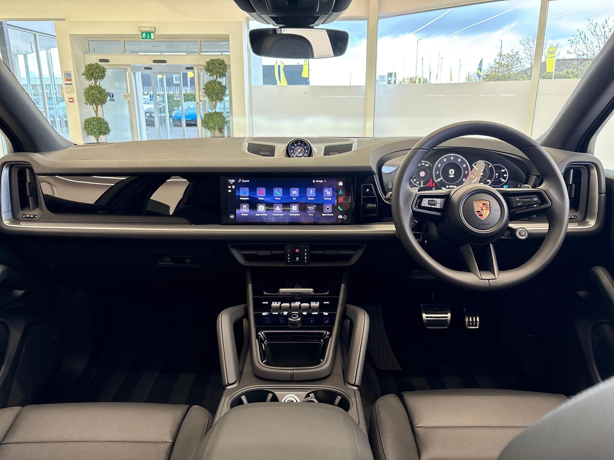 Porsche Cayenne view 27