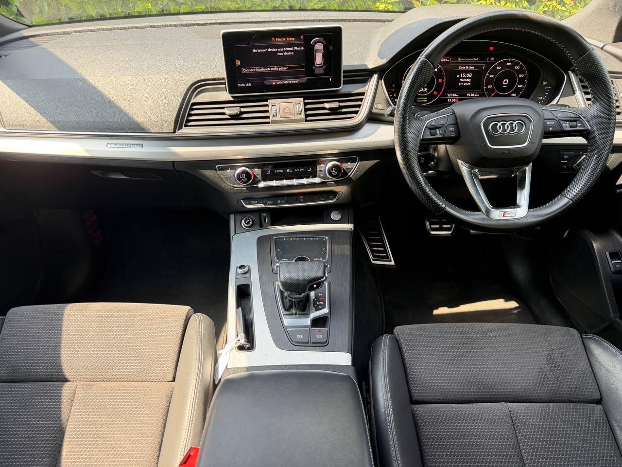 Audi Q5 view 26