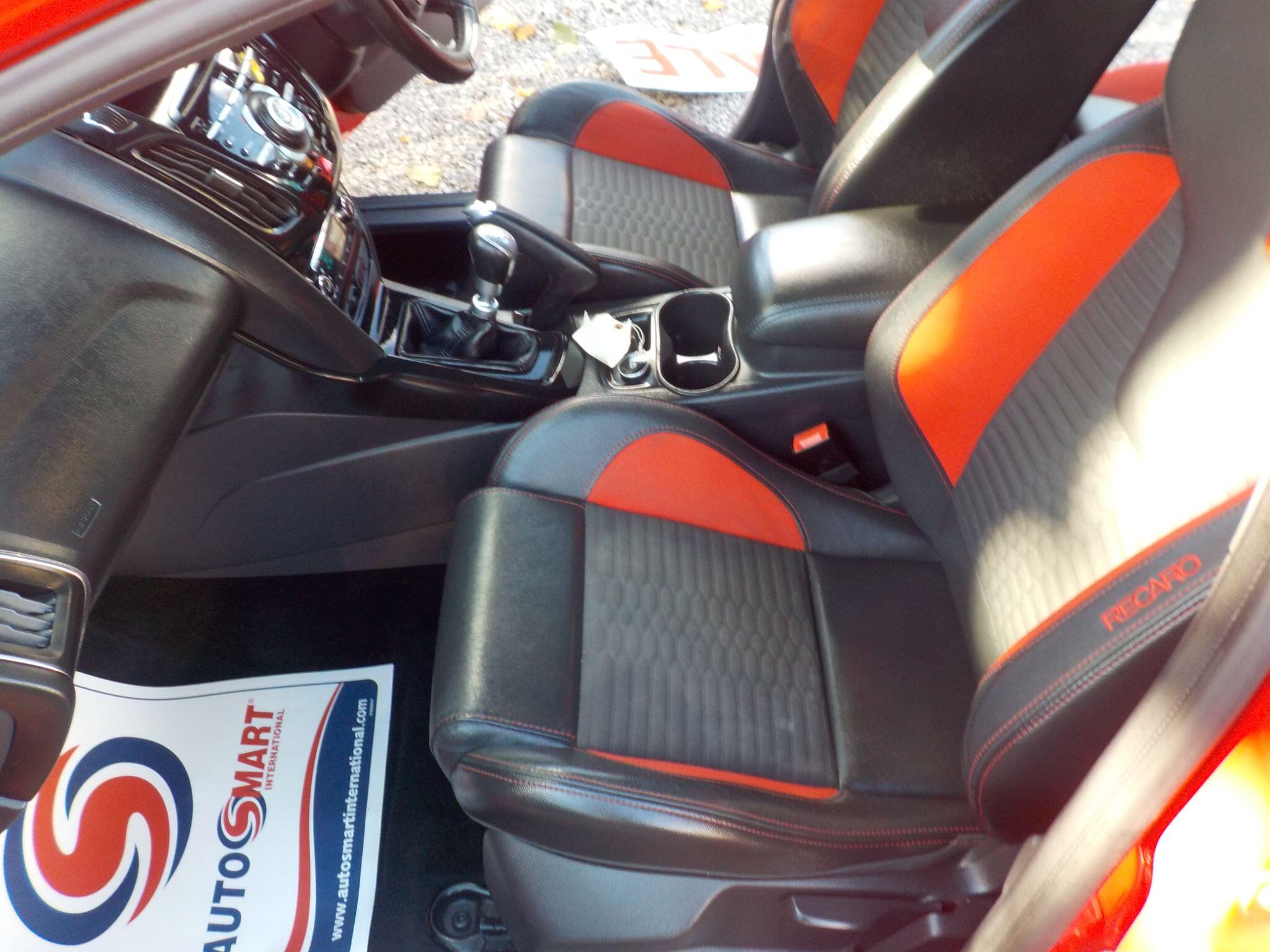 Ford Focus 2.0T EcoBoost ST-2 Euro 5 (s/s) 5dr