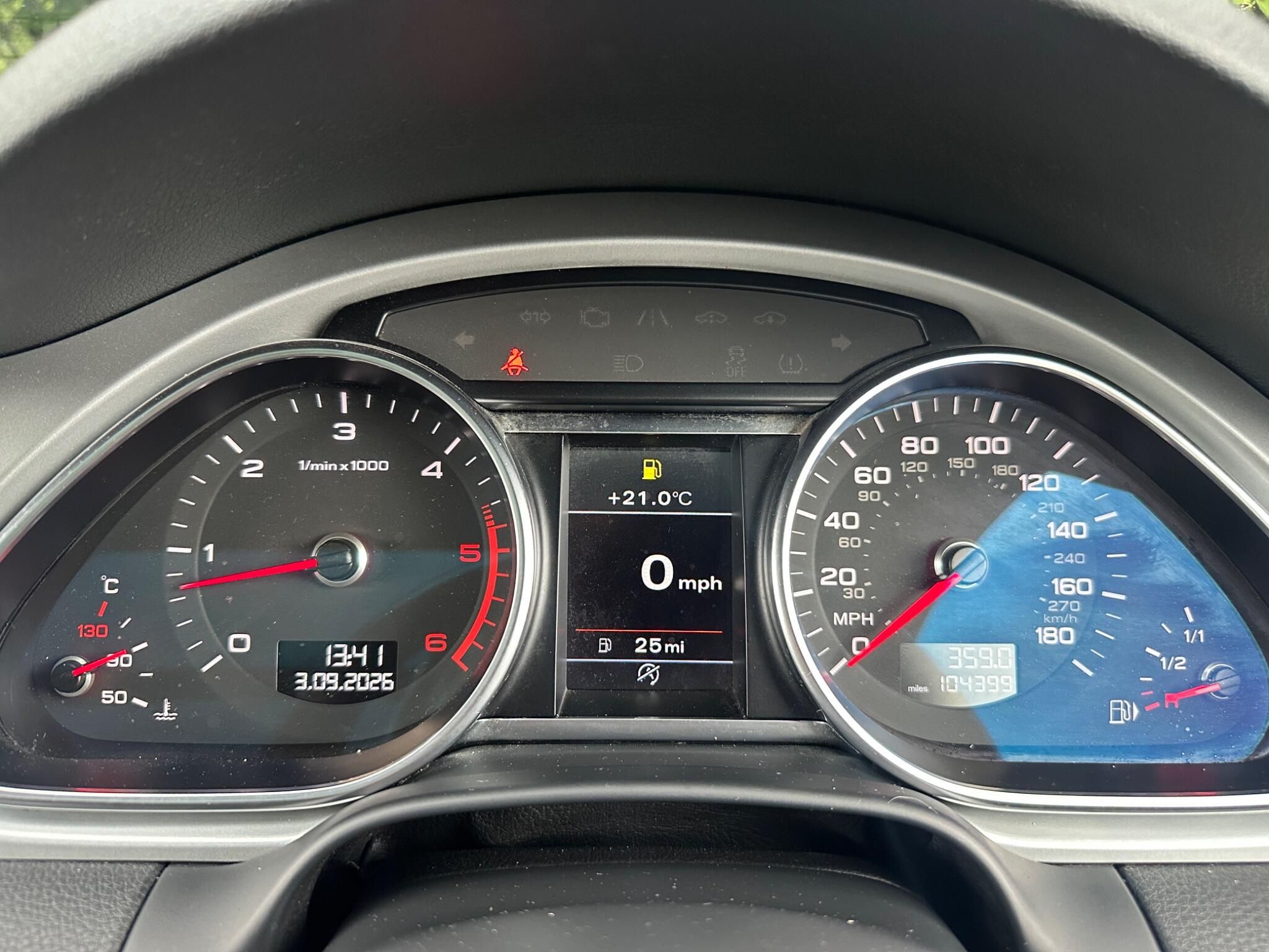 Audi Q7 view 33