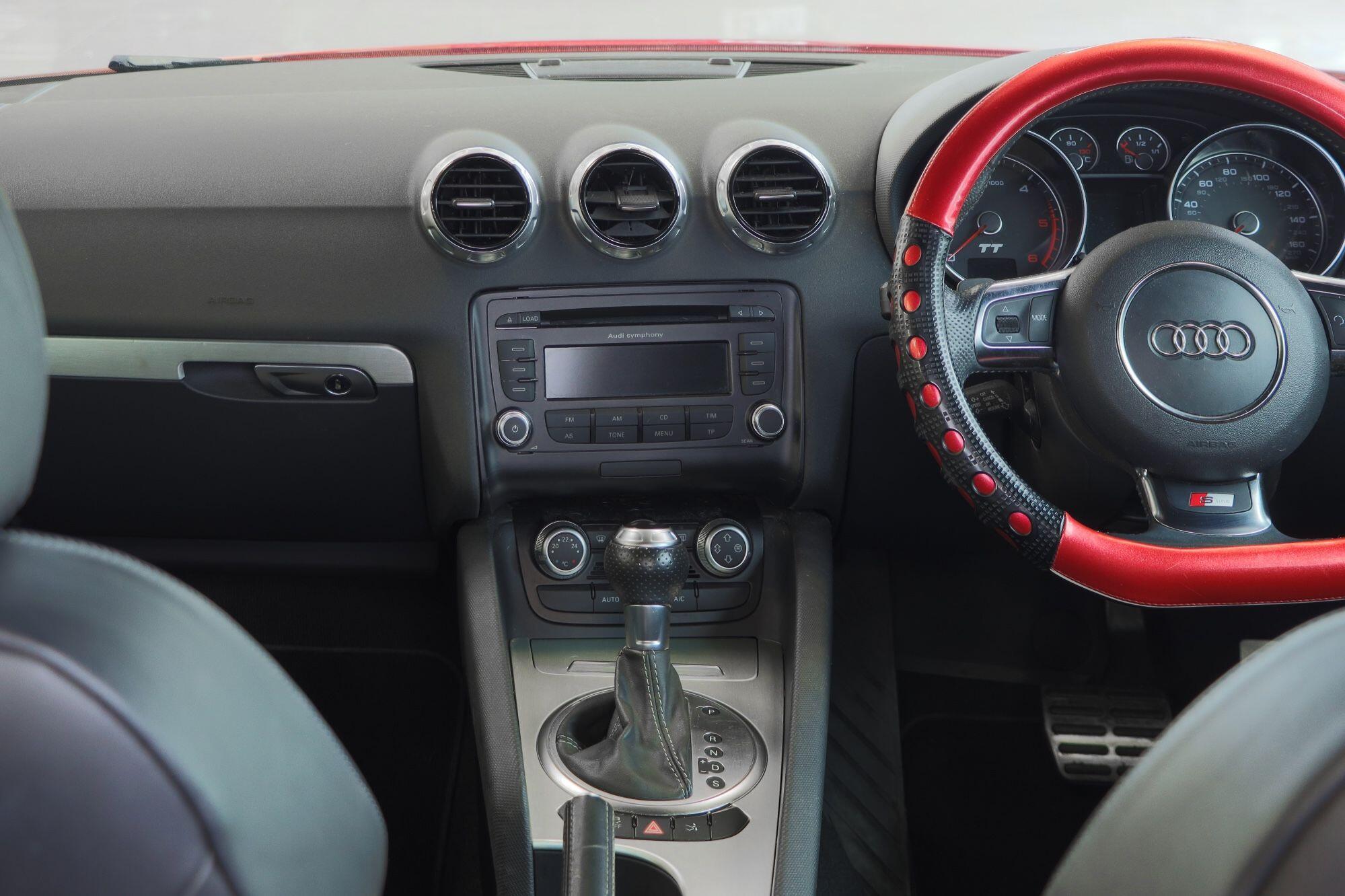 Audi TT view 14