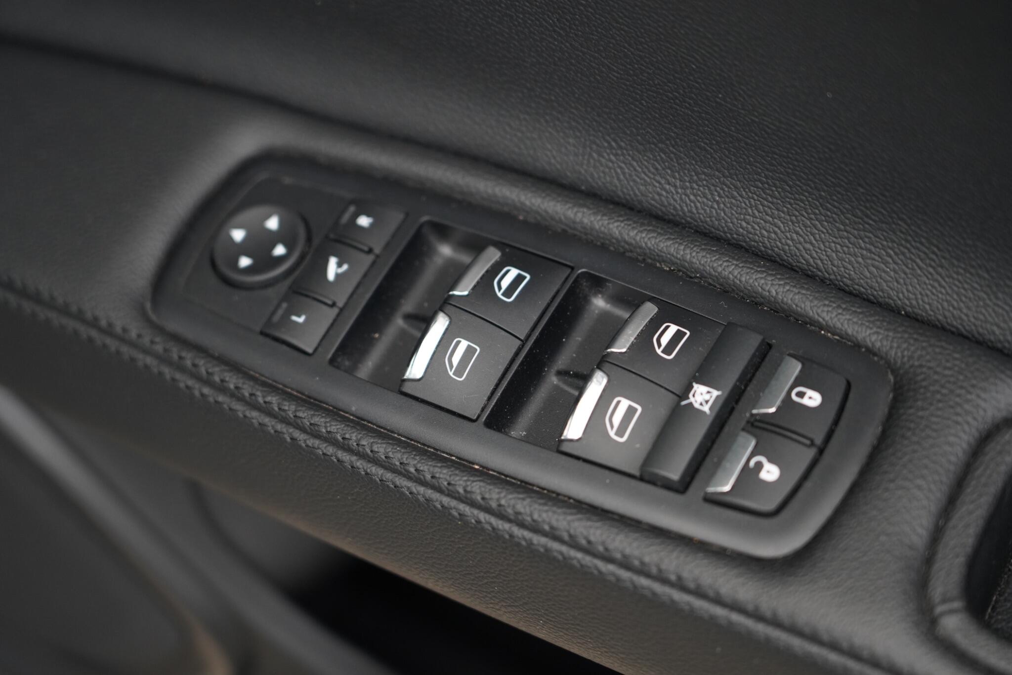 Maserati Ghibli view 31