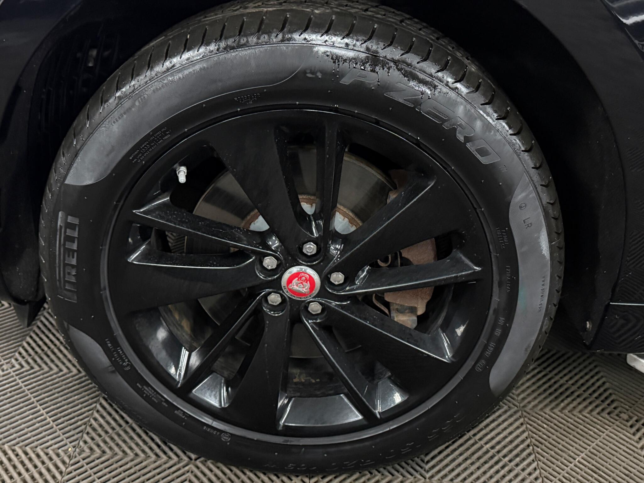 Jaguar F-Pace view 40