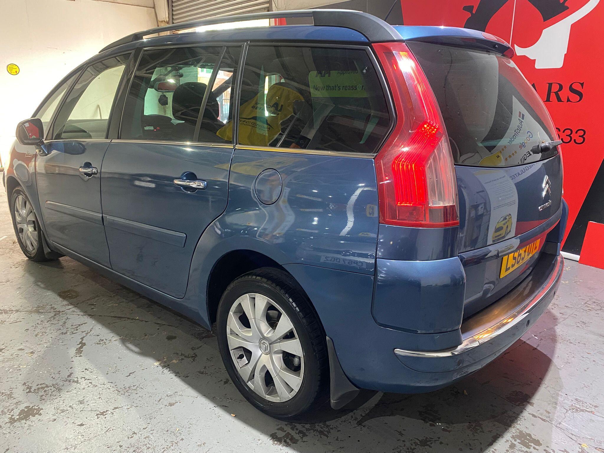 Citroen Grand C4 Picasso view 3