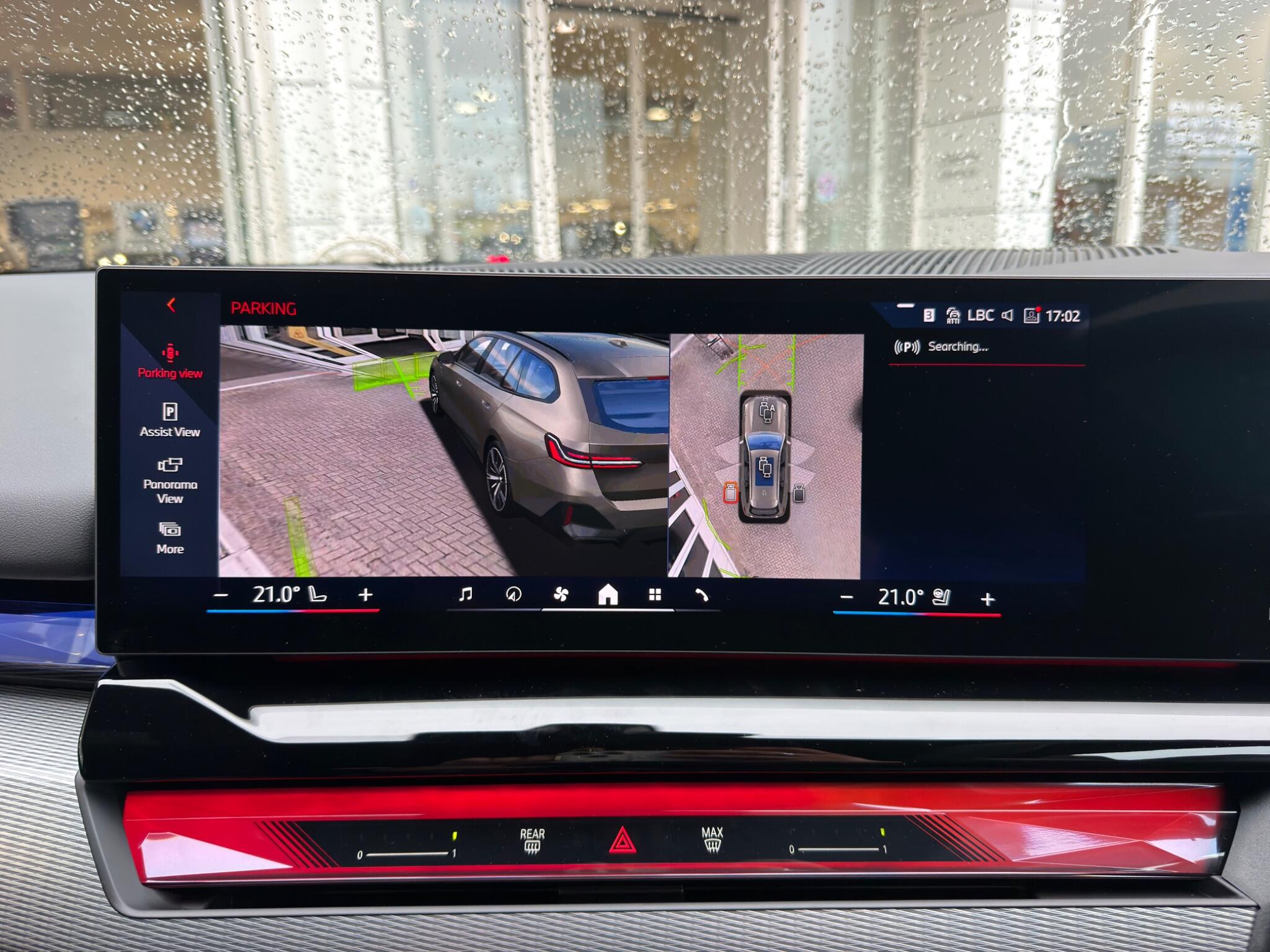 BMW 5 Series view 29