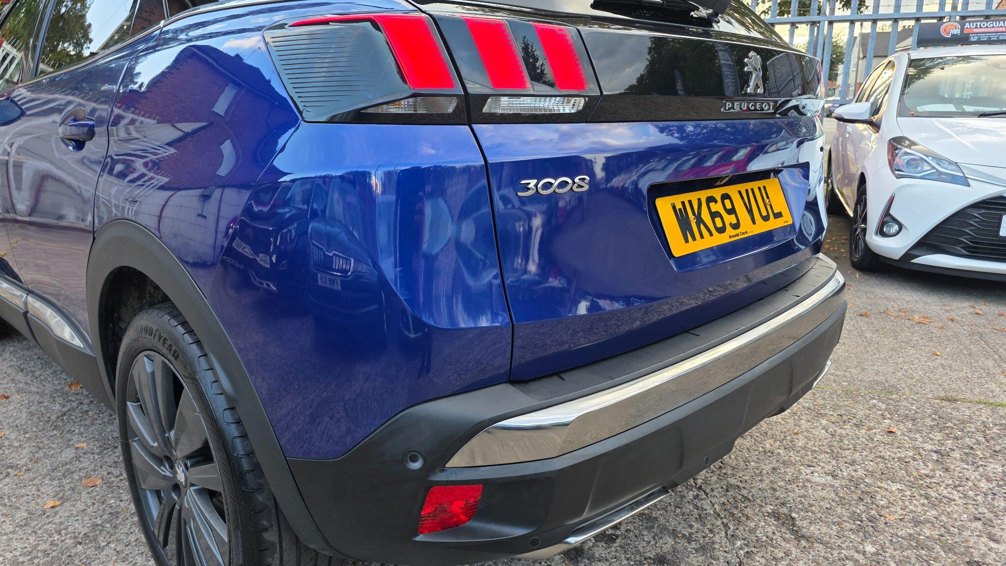 Peugeot 3008 view 6
