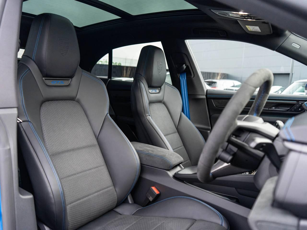 Porsche Macan view 5