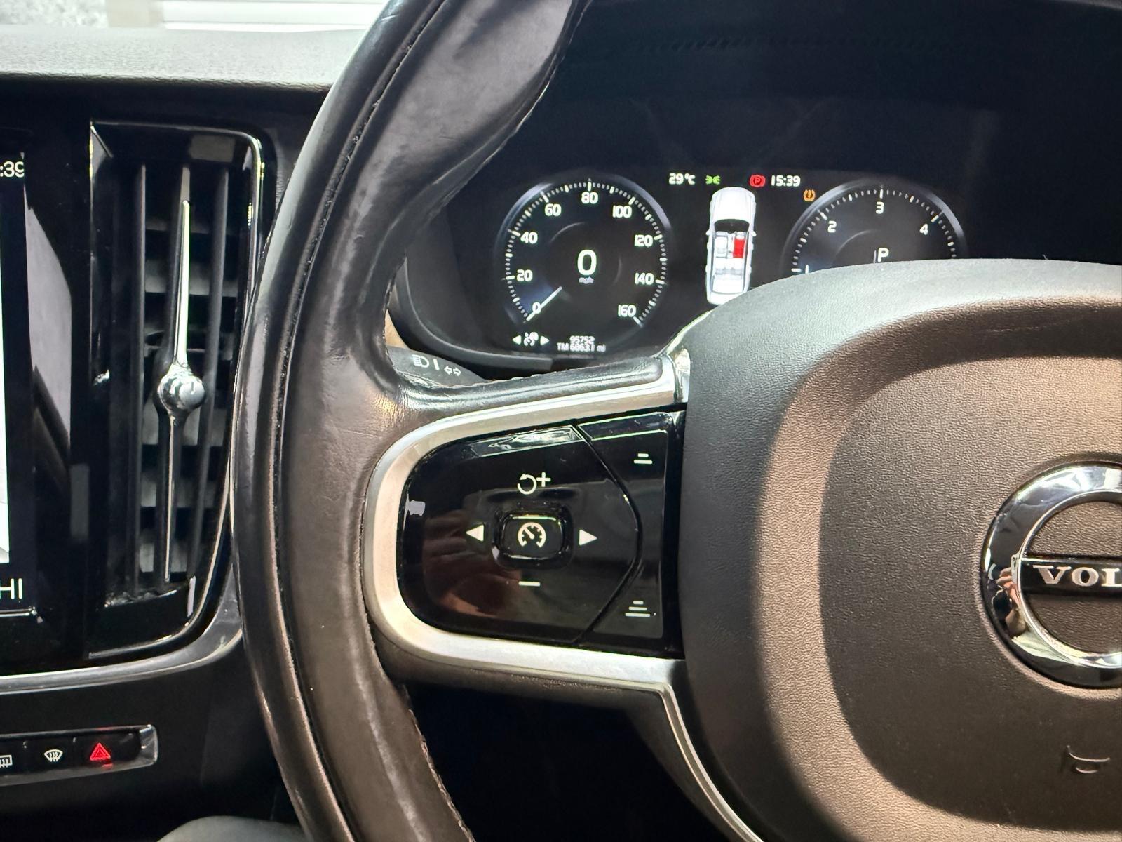 Volvo S90 view 13