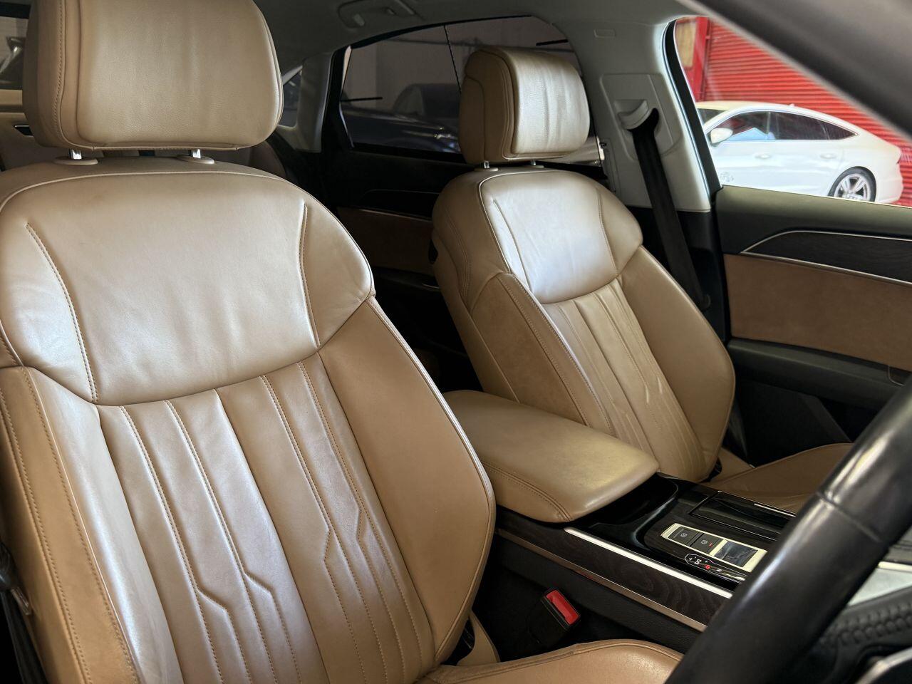 Audi A8 view 32